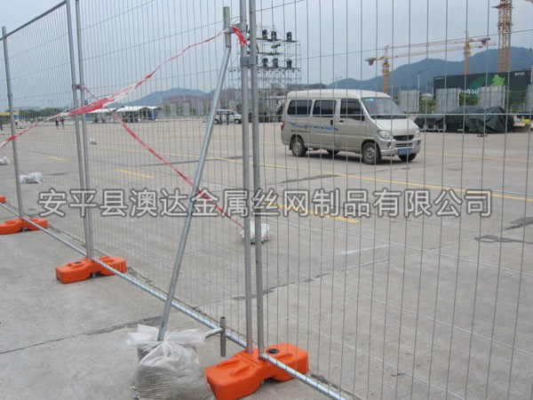 临时移动护栏 (8)