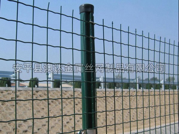 电焊网隔离栅 (2)